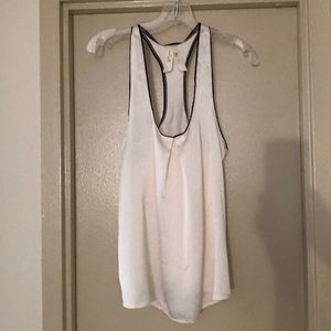 UnderElla Top in White 100% Polyester